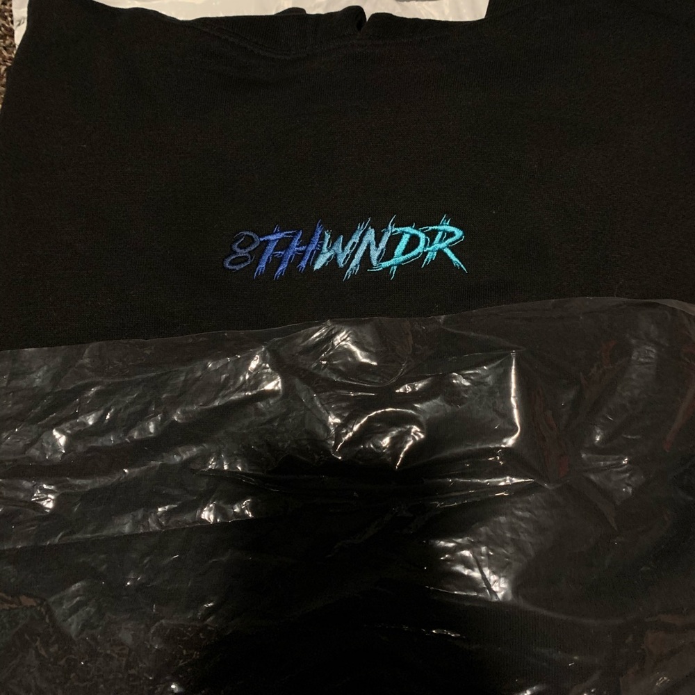 8Thwndr black/blue fade hoodie